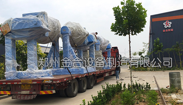 雙運動混合機直發客戶工廠